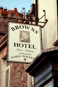 Browns Hotel & Bar