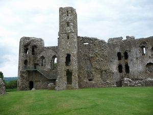 Llawhaden Castle