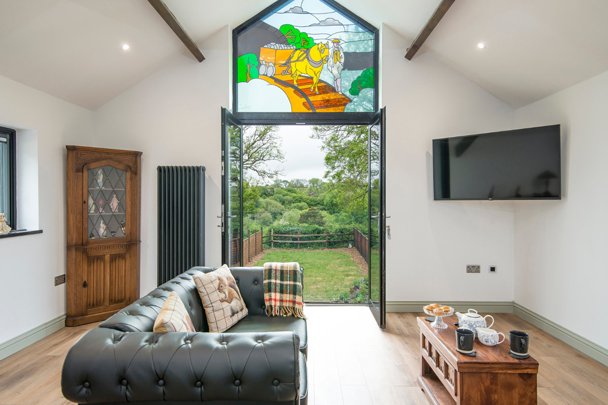 Anthracite Cottage in Bonville's Court